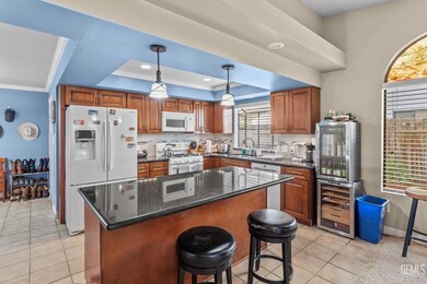 9800 Yarnell Ave, Bakersfield, CA 93312 - photo 2