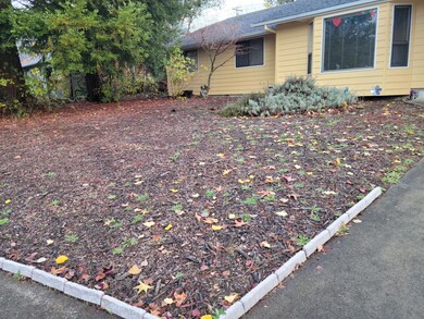 1527 NW Thompson Way, Grants Pass, OR 97526 - photo 2