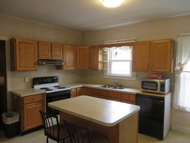 170 Conway St, Greenfield, MA 01301 - photo 4
