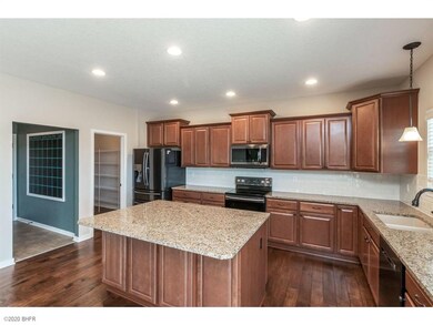 7715 NW 96th St, Johnston, IA 50131 - photo 6