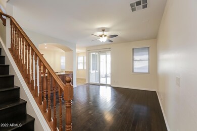 002-photo-living-room-10493504