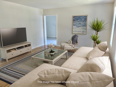 livingroomoldpost1
