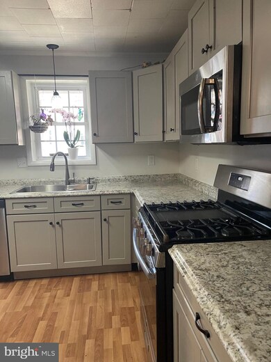 126 S 3rd St, Saint Clair, PA 17970 - photo 5