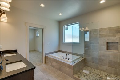 565 Circle St, Wenatchee, WA 98801 - photo 6