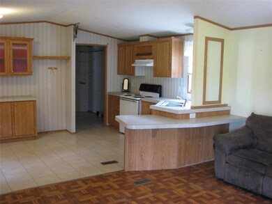 751 Cowboys Ln, Springtown, TX 76082 - photo 5