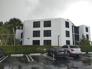 212 Lake Pointe Dr unit 112, Oakland Park, FL 33309 - photo 2