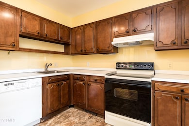 1801 Manor Ct unit B, Kingsport, TN 37660 - photo 7