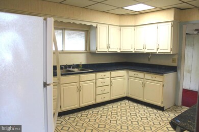 27 N F St, Keyser, WV 26726 - photo 2