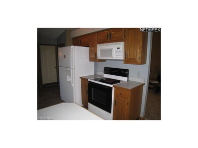 Plenty of cupboard space in this kitchen!