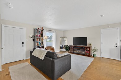 386 Pioneer Ave, Sandy, UT 84070 - photo 6