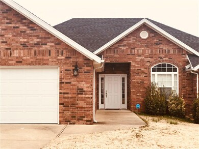 302 SW Duke Ave, Bentonville, AR 72712 - photo 2