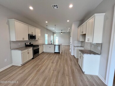 003 KITCHEN