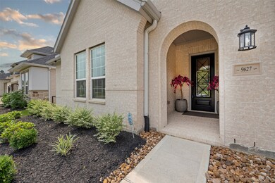 9627 Dani Lake Dr, the Woodlands, TX 77375 - photo 3