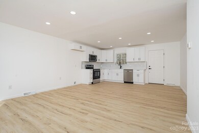 2442 Senior Dr, Charlotte, NC 28216 - photo 3