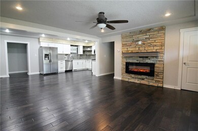 608 NW K St, Bentonville, AR 72712 - photo 6