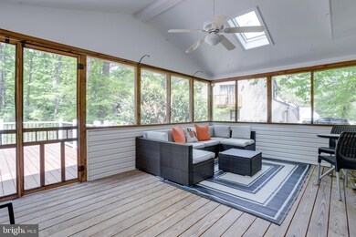 12212 Hollow Tree Ln, Fairfax, VA 22030 - photo 5