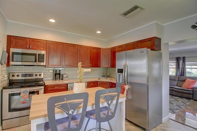 7211 NW 76th St, Tamarac, FL 33321 - photo 3