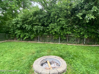 5506 Oakcreek Ln, Louisville, KY 40291 - photo 7