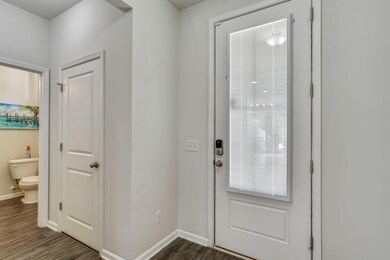 Main Level-Entry-DSC6497