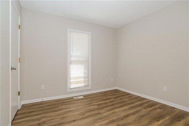 9734 Booth Ave, Kansas City, MO 64134 - photo 5