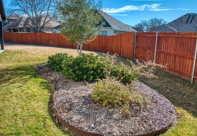 701 Ascot Ct, Ennis, TX 75119 - photo 5