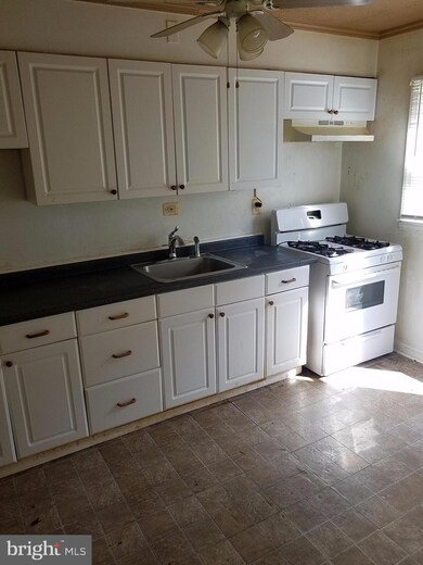 1211 Meridene Dr, Baltimore, MD 21239 - photo 6