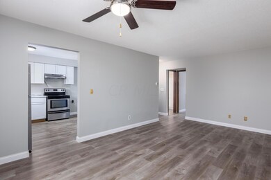 5890 Hallworth Ave-07