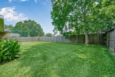 16118 Tibet Rd, Friendswood, TX 77546 - photo 4