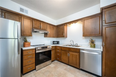 5703 Golden Ct NE unit 34, Cedar Rapids, IA 52402 - photo 4