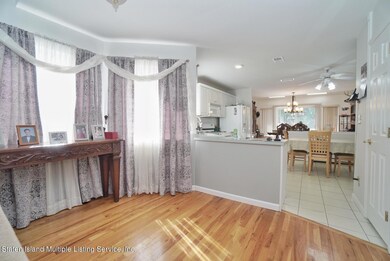 132 Camden Ave, Staten Island, NY 10309 - photo 7