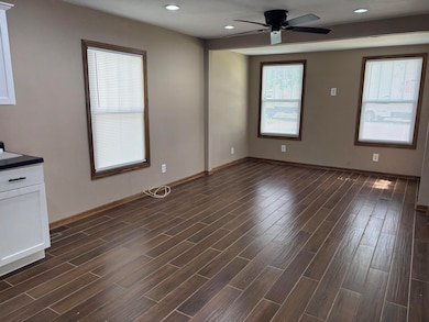 652 S State St, Hobart, IN 46342 - photo 5