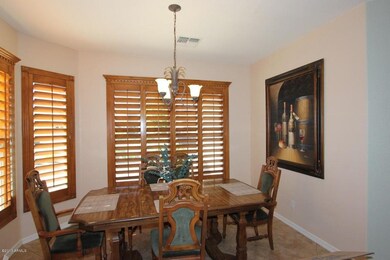 DINING WITH BAY WINDOW