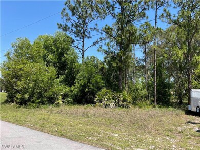 423 Broadmoor St, Lehigh Acres, FL 33974 - photo 2