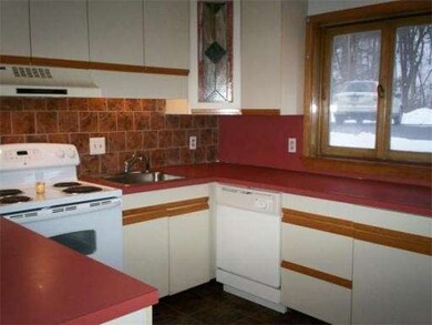 85 Lionel Ave unit A, Waltham, MA 02452 - photo 3