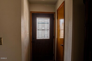 1517 5th Ave SW, Jamestown, ND 58401 - photo 3