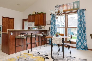 Hunters_Place_2905_Kalamazoo_49048-4