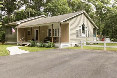 79 Hospital Rd, Riverside, RI 02915 - photo 2