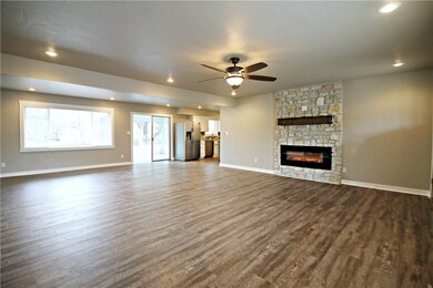 610 NW K St, Bentonville, AR 72712 - photo 4