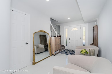 998 Arthur Kill Rd, Staten Island, NY 10312 - photo 4