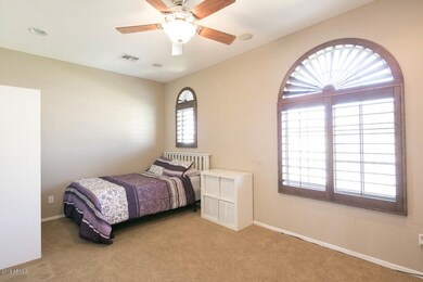 8 - Saddle Ct
