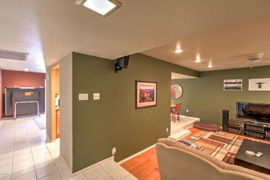 4504 S Kenneth PL-7