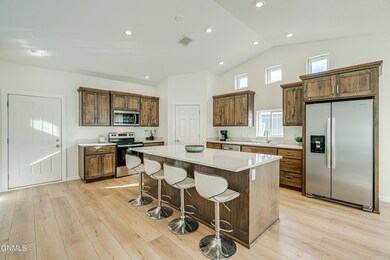 405VersaillesAve_0011