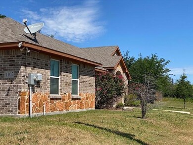 1102 Cherokee St, Weatherford, TX 76086 - photo 4