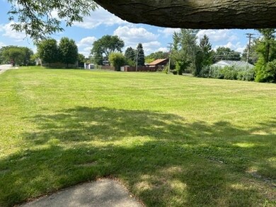 unlisted-address, Waukegan, IL 60085 - photo 4