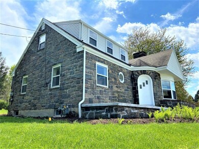 904 Tolstoy St, Freemansburg, PA 18017 - photo 4