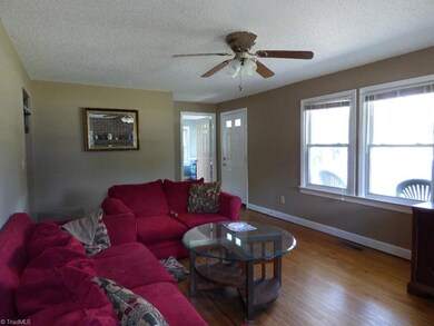 1412 E Fairfield Rd, High Point, NC 27263 - photo 6