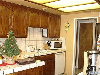 9463 Beverly St, Bellflower, CA 90706 - photo 2