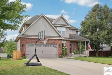 208 Westgate Ct, Warrensburg, MO 64093 - photo 2