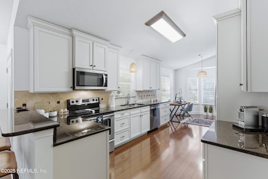 128 Seminole Rd unit 11, Atlantic Beach, FL 32233 - photo 5