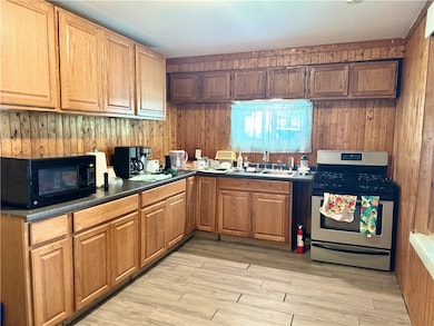 21 S Round St, New Castle, PA 16101 - photo 3